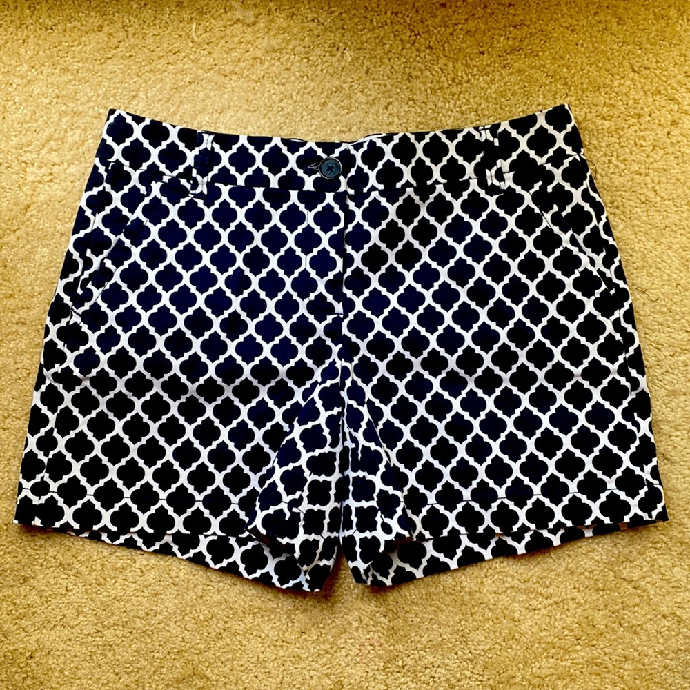 *NEW/NEVER WORN* crown & ivy shorts